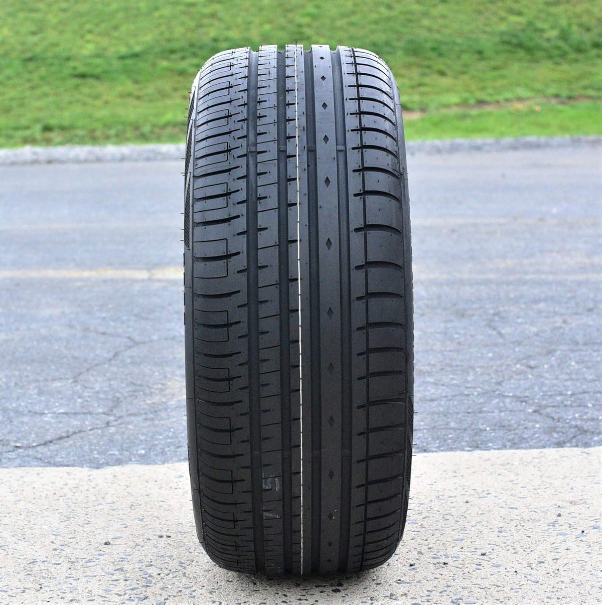 All-Season Performance Radial Tire 205/55R17 95V XL I200732
