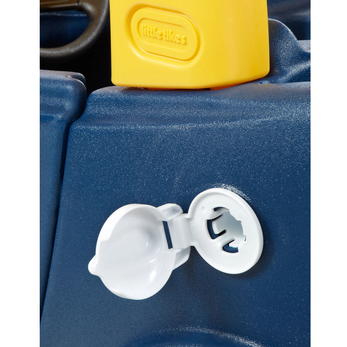 Ride-On Truck with Removable Floorboard M6945