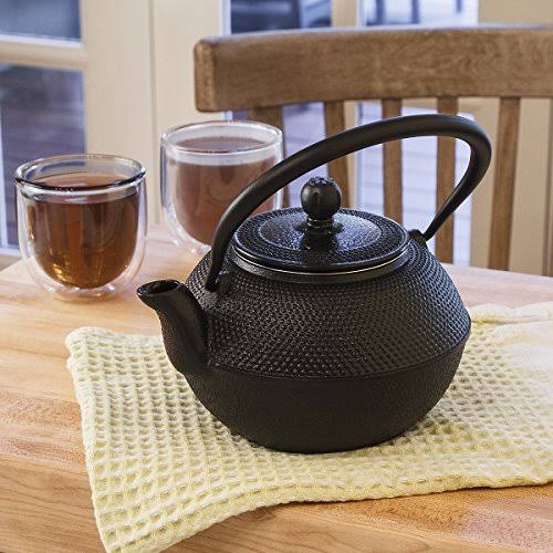 Black Hammered 40 Ounce Cast Iron Teapot O418444