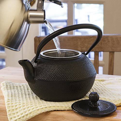 Black Hammered 40 Ounce Cast Iron Teapot O418444