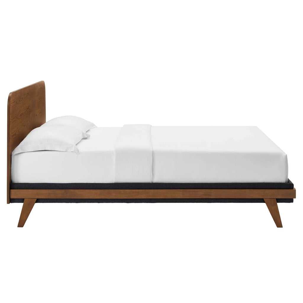 4 Piece Bedroom Set in Walnut G13057