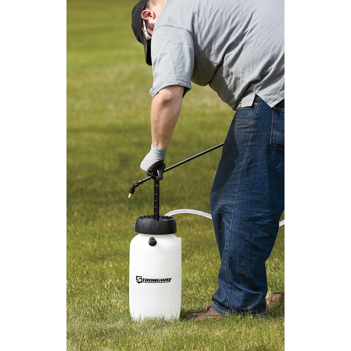2 Gal Capacity 45 PSI Sprayer D685467