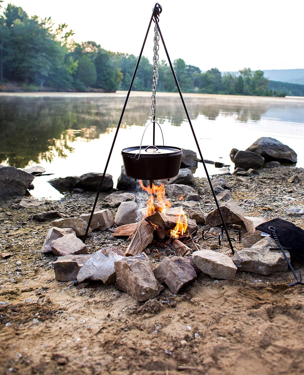 6 Quart Camp Dutch Oven with 12-Pack Aluminum Foil Liners V936
