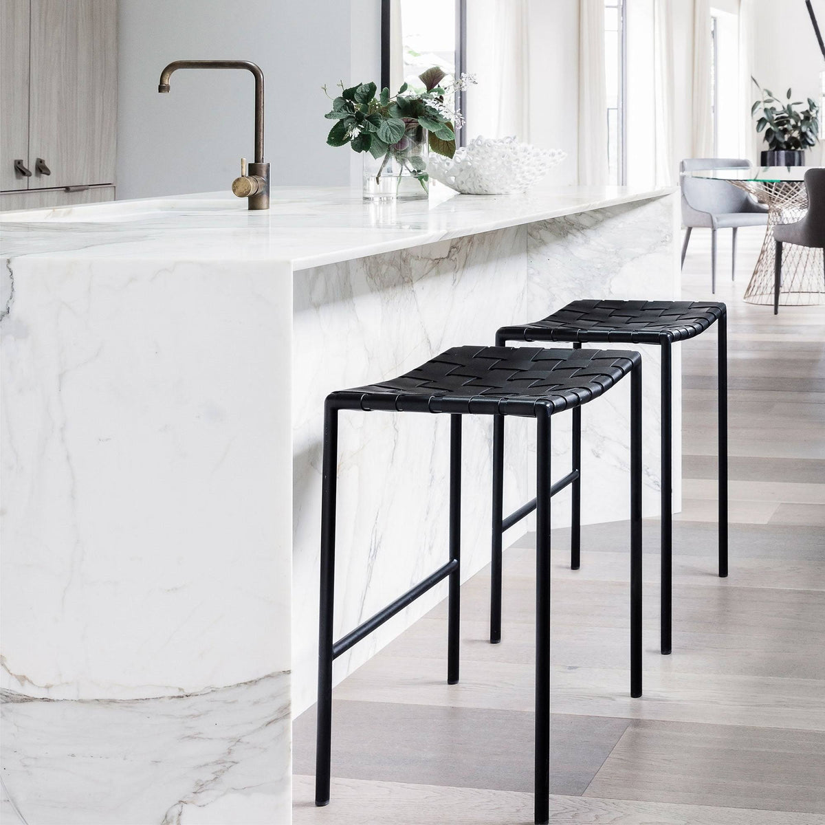 Leather Weave Bar Stool U628
