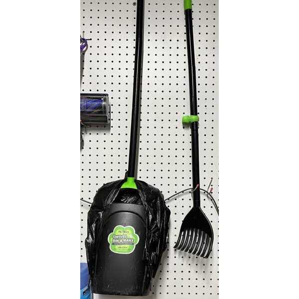 Large Swivel Bin & Rake Pooper Scooper with 40 Waste Bags R452698