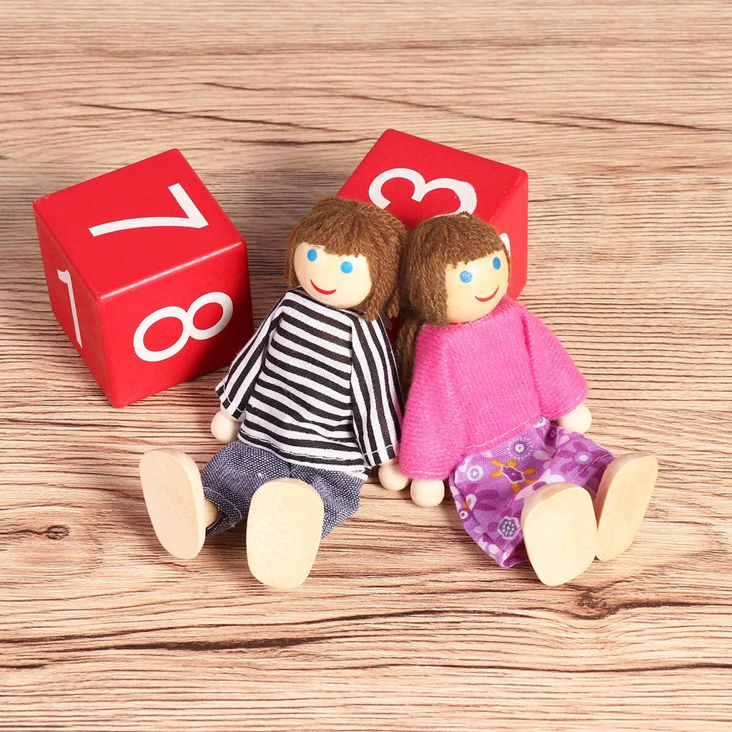 7 Pieces Wooden Dollhouse Family Set Mini People Figures X6485