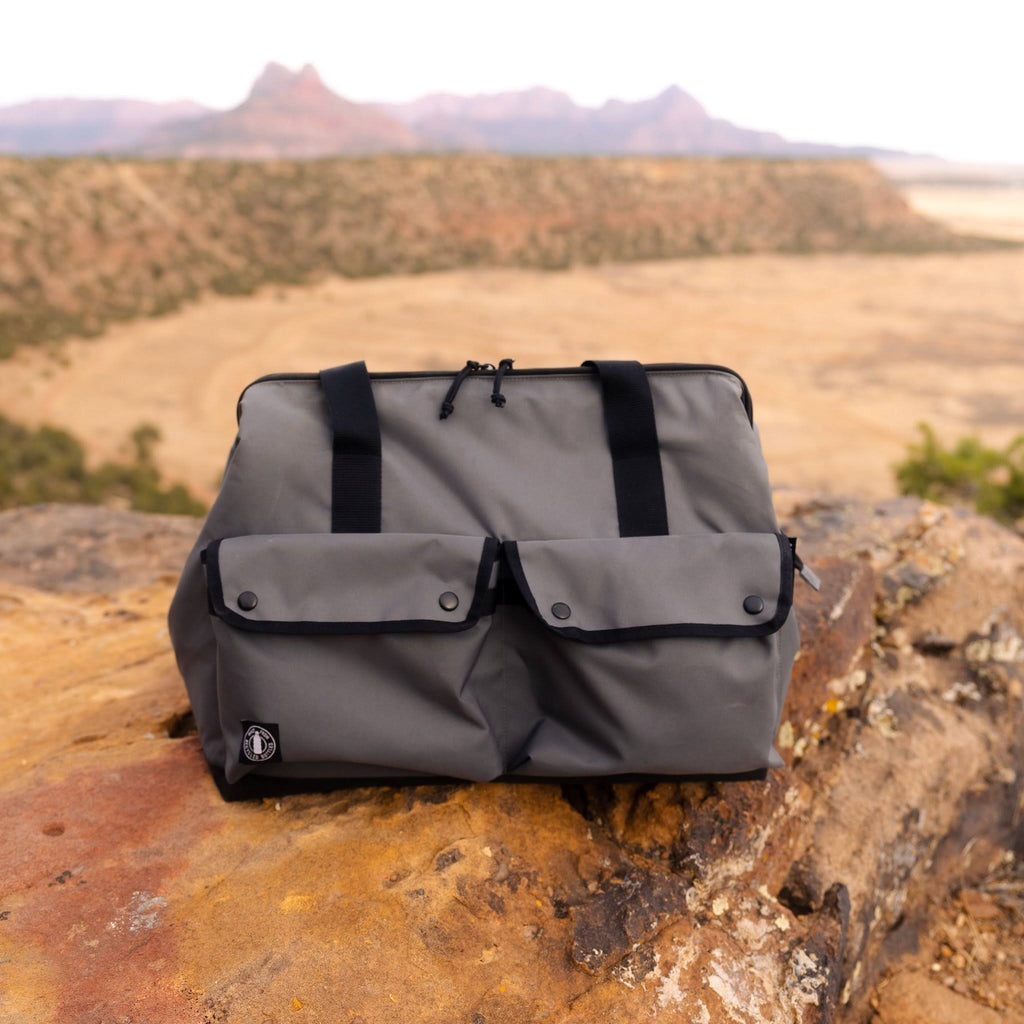 50 Can Insulated Picnic Satchel Gray E97807