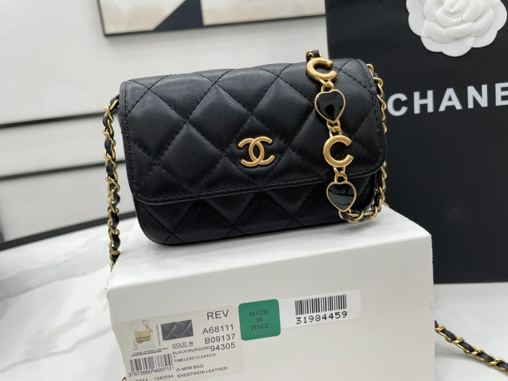 Black Mini Flap Bag O456