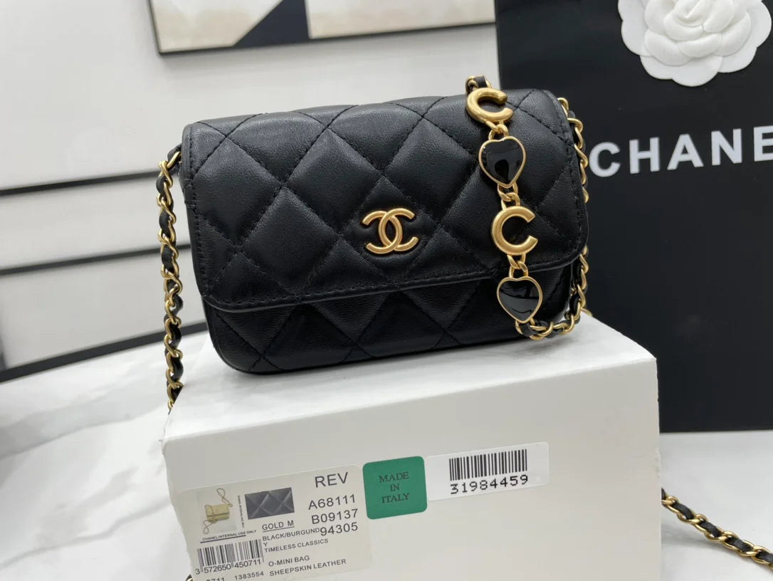 Black Mini Flap Bag O456