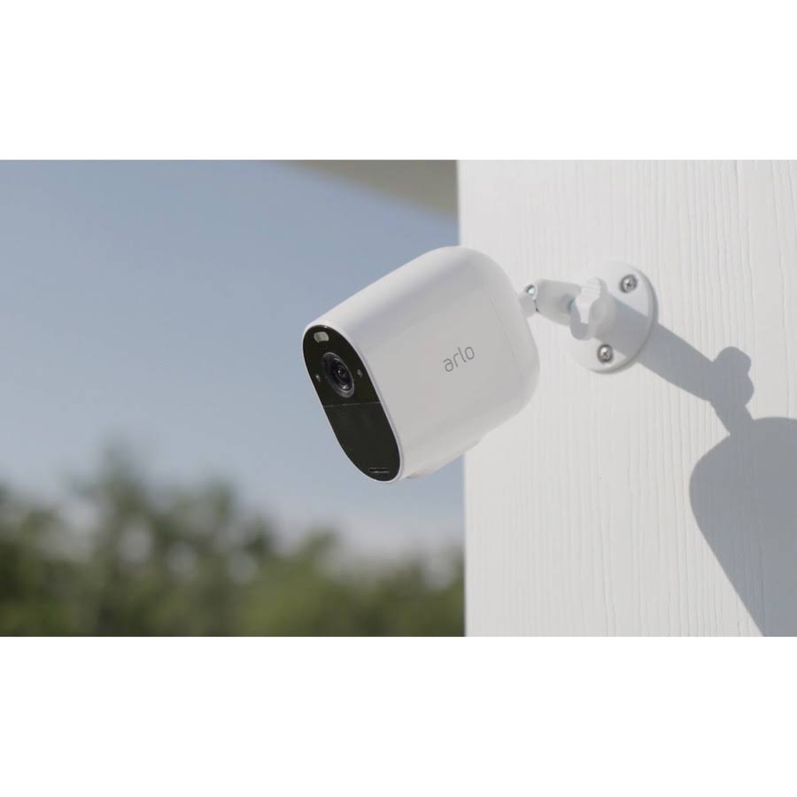 Essential XL Spotlight Camera P65259