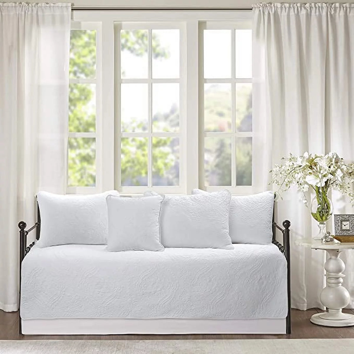 White Medallion Floral 6 Piece Microfiber Daybed Quilt Bedding Set A16674