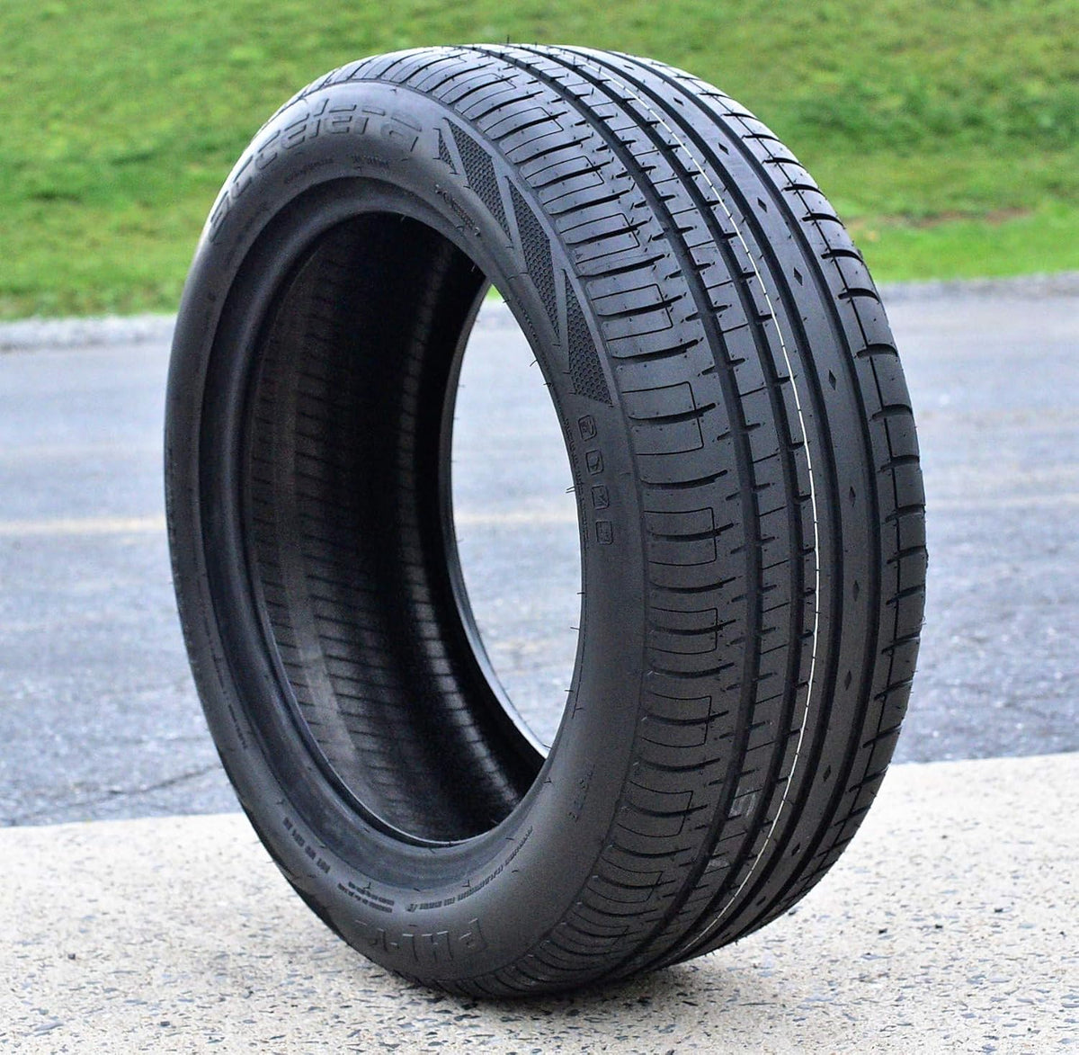 All-Season Performance Radial Tire 205/55R17 95V XL I200732