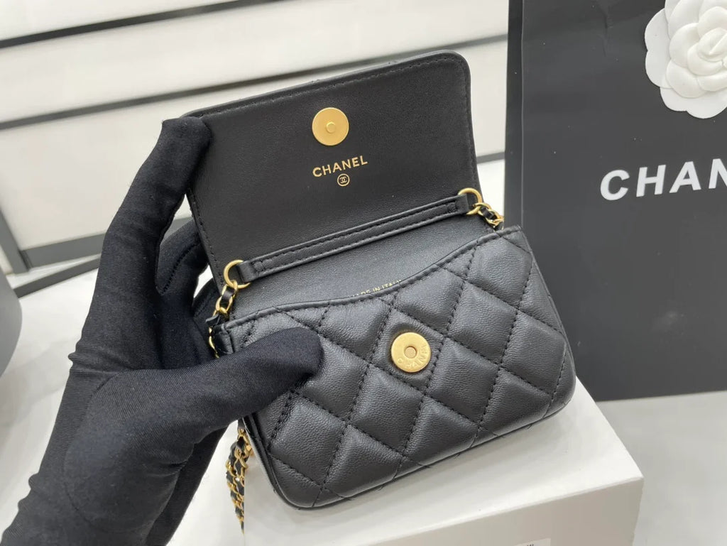 Black Mini Flap Bag O456