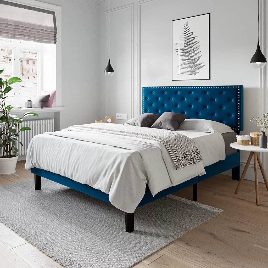 Queen Size Light Grey Velvet Upholstered Platform Bed M628349