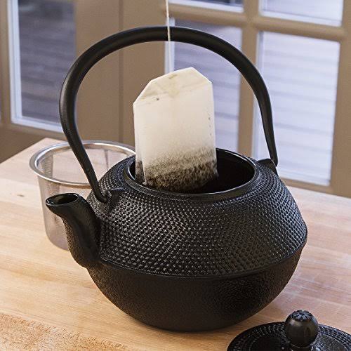 Black Hammered 40 Ounce Cast Iron Teapot O418444