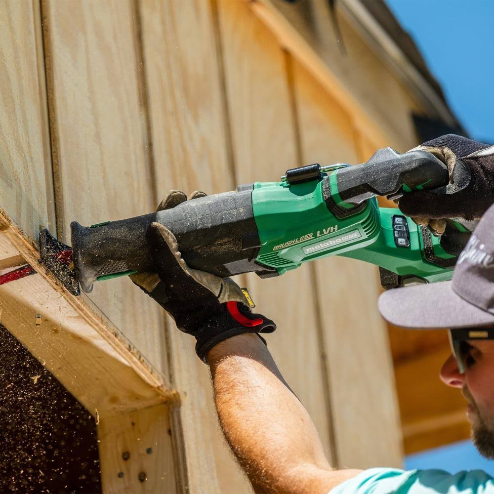 18V Brushless Reciprocating Saw D138