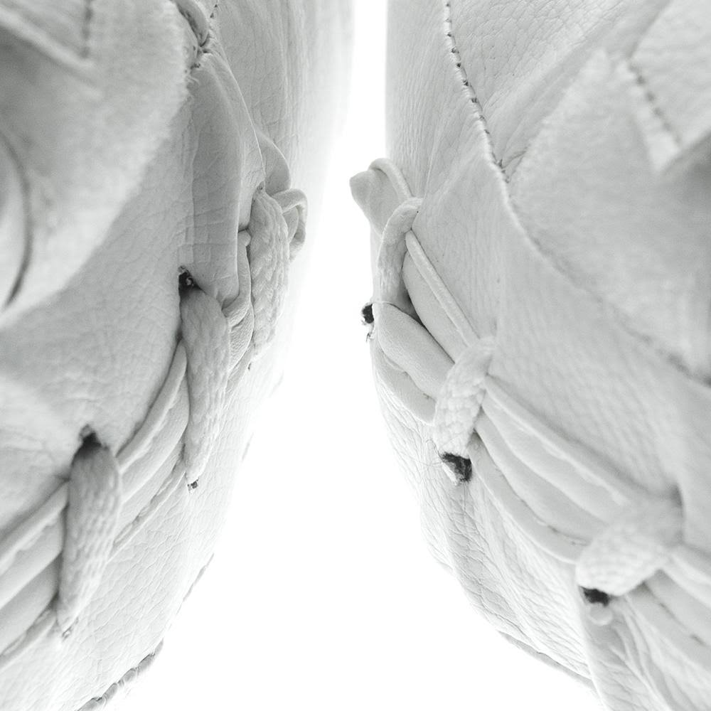 White Standard Striking Air Mitts Pair Z2496