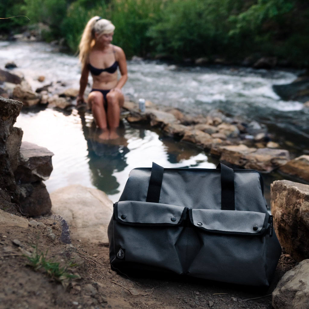50 Can Insulated Picnic Satchel Gray E97807