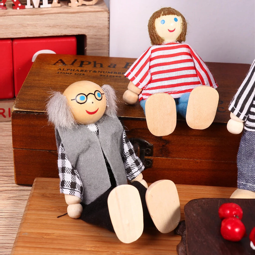 7 Pieces Wooden Dollhouse Family Set Mini People Figures X6485