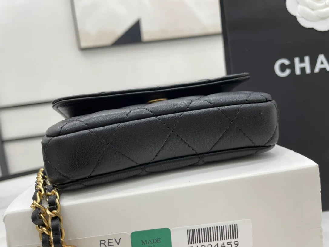 Black Mini Flap Bag O456