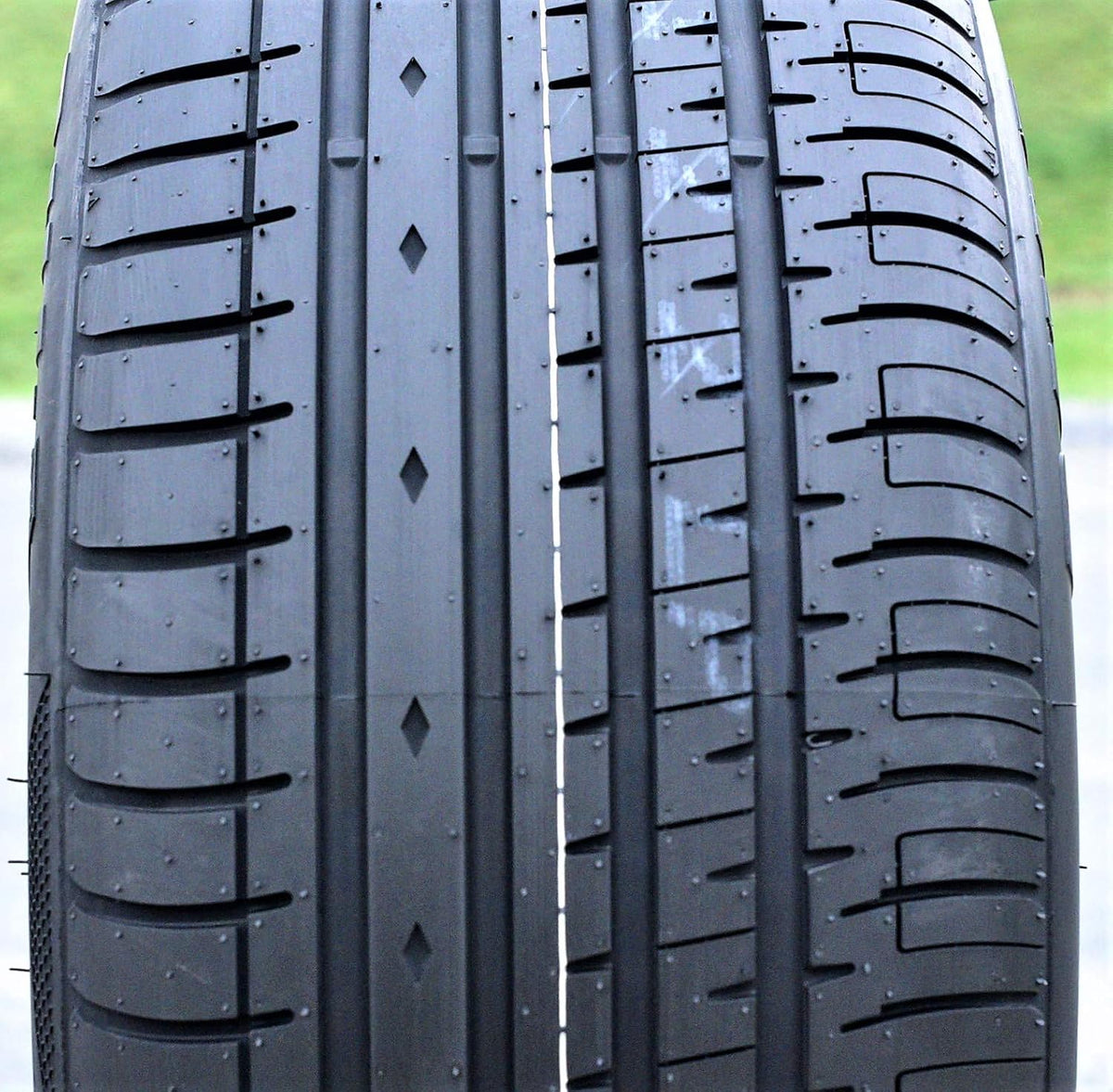 All-Season Performance Radial Tire 205/55R17 95V XL I200732