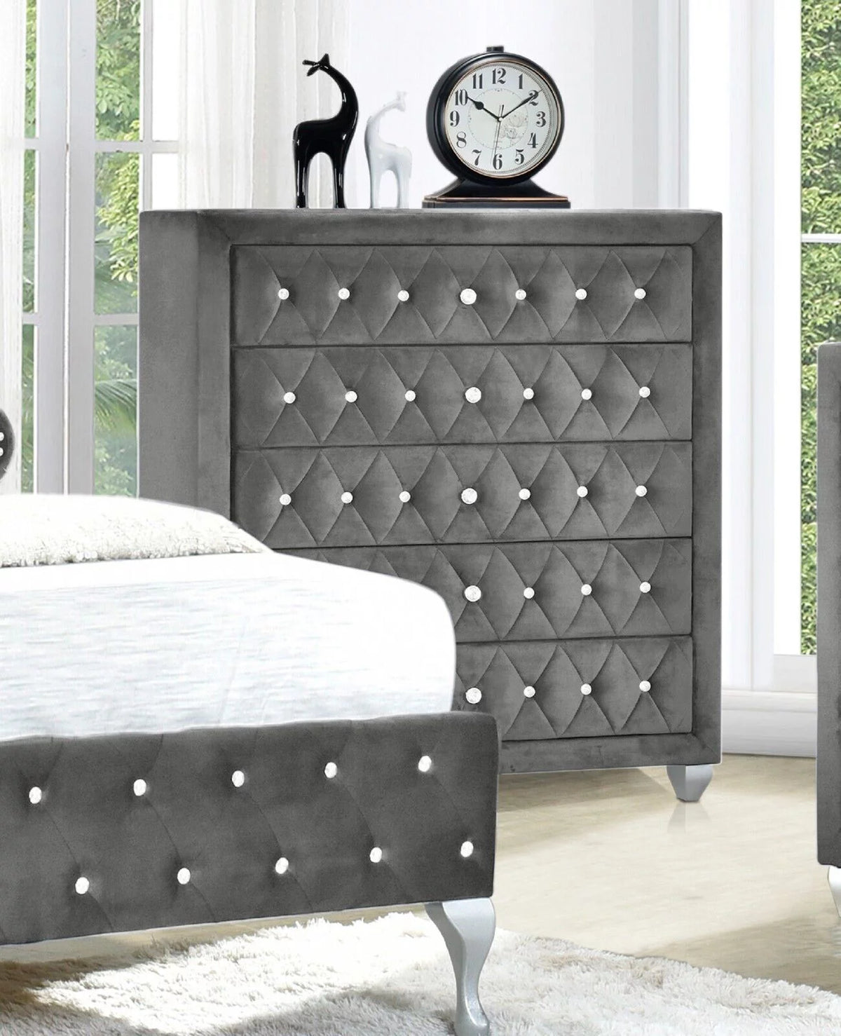 Gray Velvet Queen Size 6Pc Bedroom Furniture Set U70921