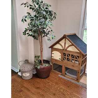 Rabbit Hutch P98613