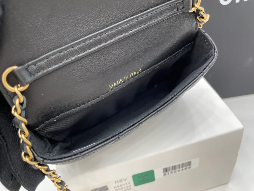 Black Mini Flap Bag O456