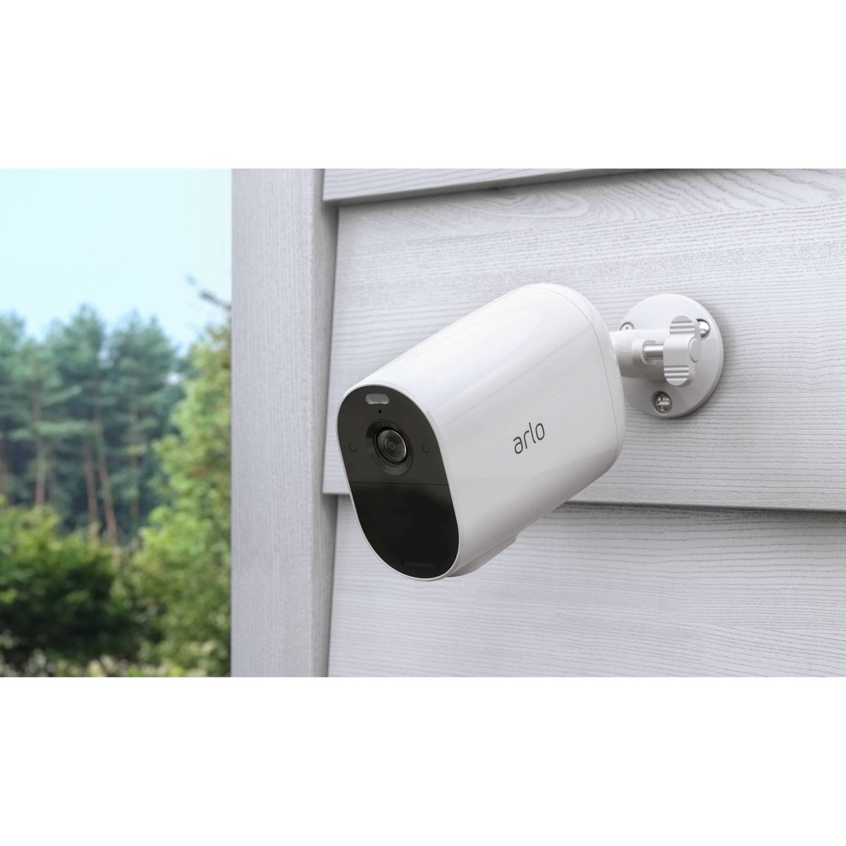 Essential XL Spotlight Camera P65259